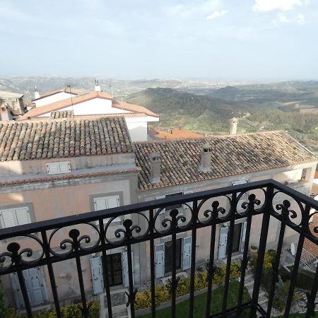 Apartament Holiday House Santa Severina Zewnętrze zdjęcie